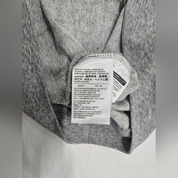 Disney X Levis Mickey Mouse light weight grey pullover sweatshirt size XL - Picture 11 of 11